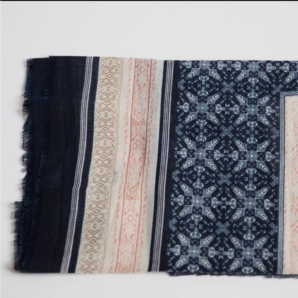 Multi Colored Scarf - Picture 4 of 4